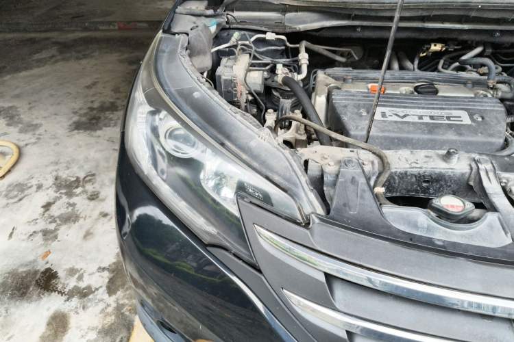 Used Honda CR-V 2012 2.4L four-wheel drive luxury version Engine Bay Right