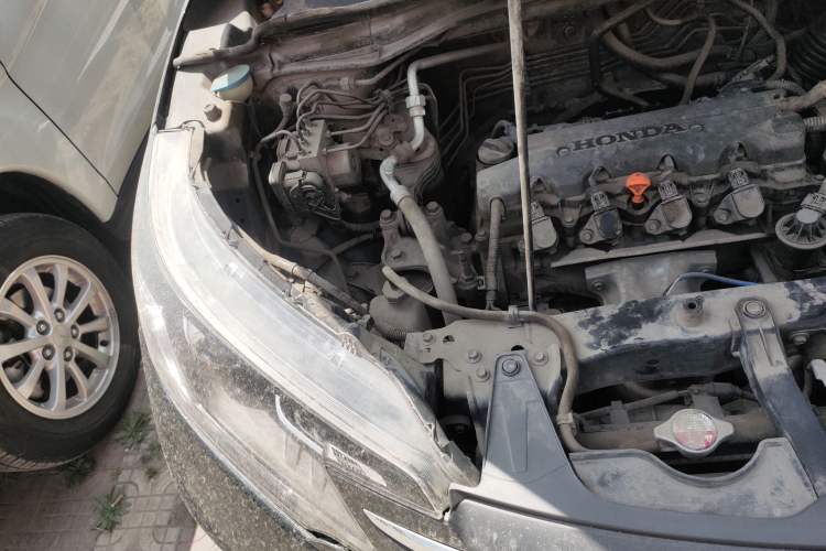 Used Honda CR-V 2012 2.0L two-wheel drive urban version Engine Bay Right