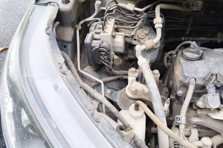 Used Honda CR-V 2012 2.0L two-wheel drive urban version Engine Bay Right
