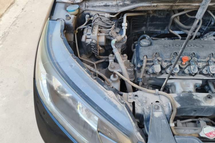 Used Honda CR-V 2012 2.0L two-wheel drive urban version Engine Bay Right