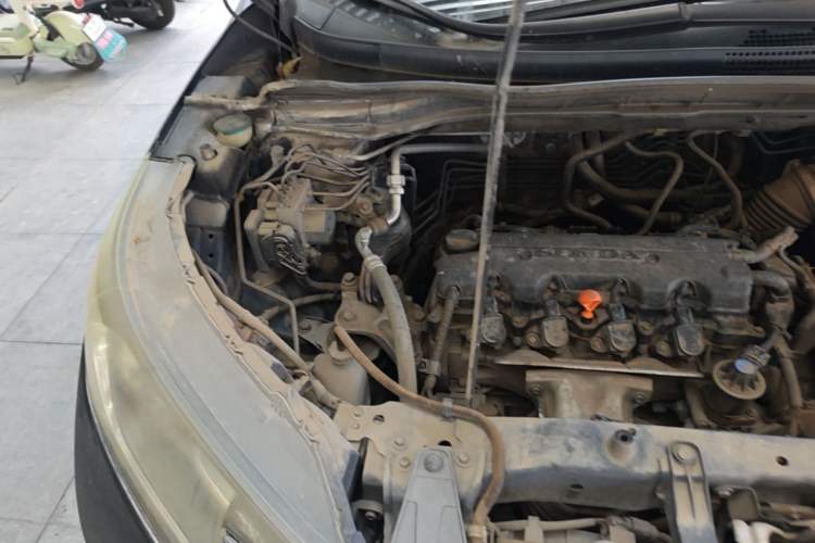 Used Honda CR-V 2012 2.0L two-wheel drive urban version Engine Bay Right