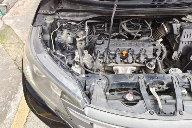 Used Honda CR-V 2012 2.0L two-wheel drive urban version Engine Bay Right