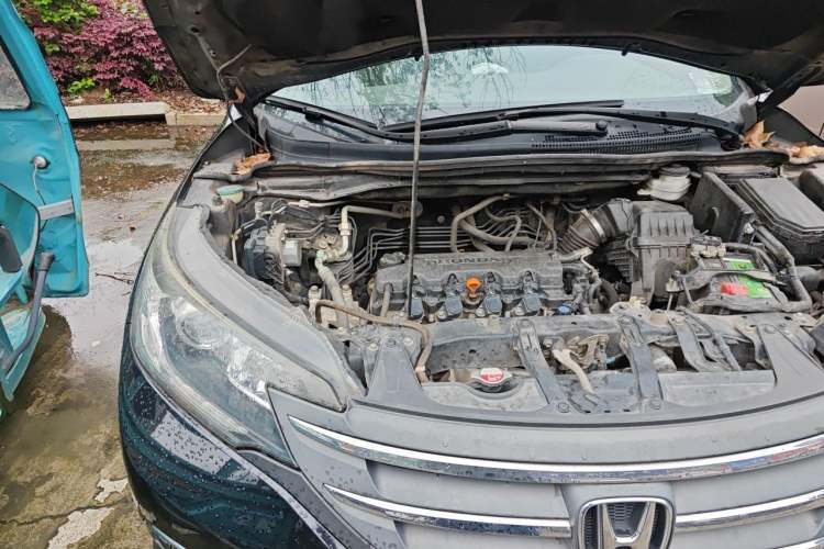 Used Honda CR-V 2012 2.0L two-wheel drive urban version Engine Bay Right