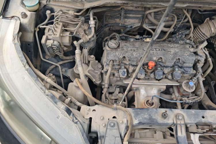 Used Honda CR-V 2012 2.0L two-wheel drive urban version Engine Bay Right