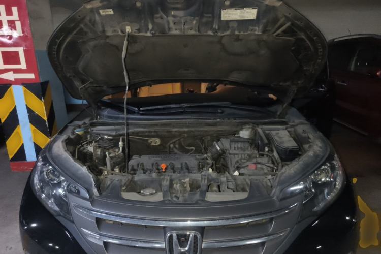 Used Honda CR-V 2012 2.0L two-wheel drive urban version Engine Bay