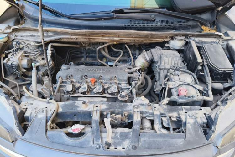 Used Honda CR-V 2012 2.0L two-wheel drive urban version Engine Bay