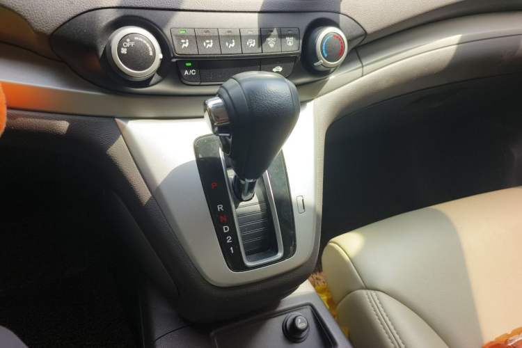 Used Honda CR-V 2012 2.0L two-wheel drive urban version Gear Lever