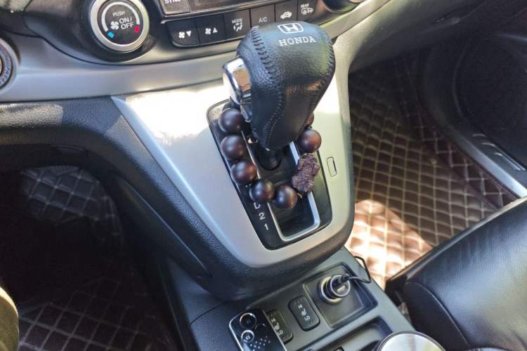 Used Honda CR-V 2012 2.4L four-wheel drive luxury version Gear Lever