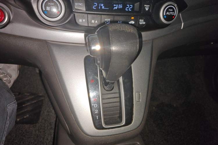 Used Honda CR-V 2012 2.4L four-wheel drive luxury version Gear Lever