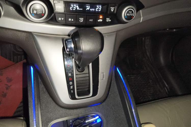 Used Honda CR-V 2012 2.4L four-wheel drive luxury version Gear Lever