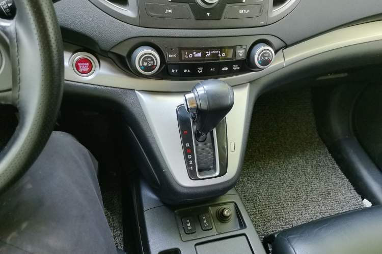 Used Honda CR-V 2012 2.4L four-wheel drive luxury version Gear Lever