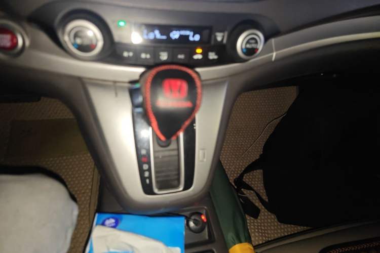 Used Honda CR-V 2012 2.4L four-wheel drive luxury version Gear Lever