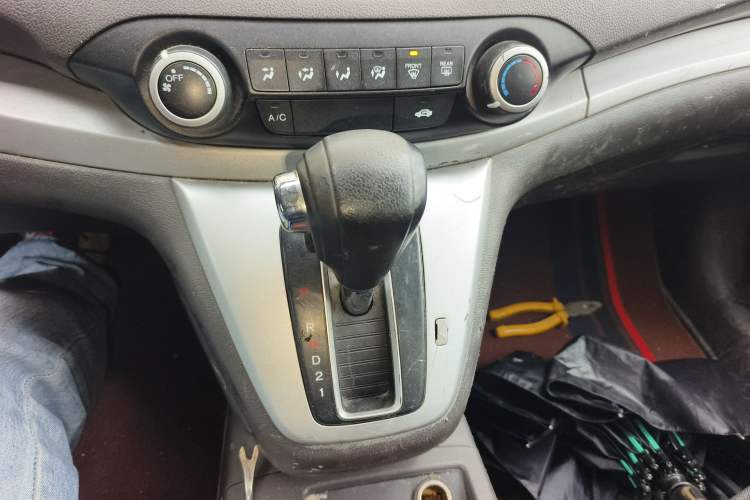 Used Honda CR-V 2012 2.0L two-wheel drive urban version Gear Lever