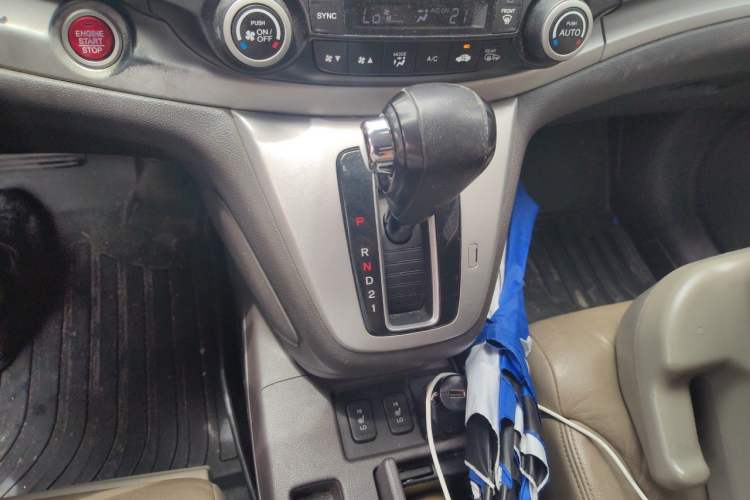 Used Honda CR-V 2012 2.4L four-wheel drive luxury version Gear Lever