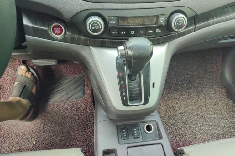 Used Honda CR-V 2012 2.4L Four-Wheel Drive Prestige Navigation Edition Gear Lever