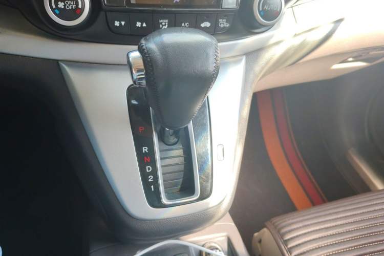 Used Honda CR-V 2012 2.4L four-wheel drive luxury version Gear Lever