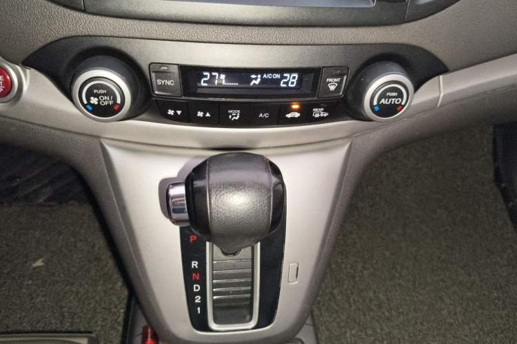Used Honda CR-V 2012 2.4L four-wheel drive luxury version Gear Lever