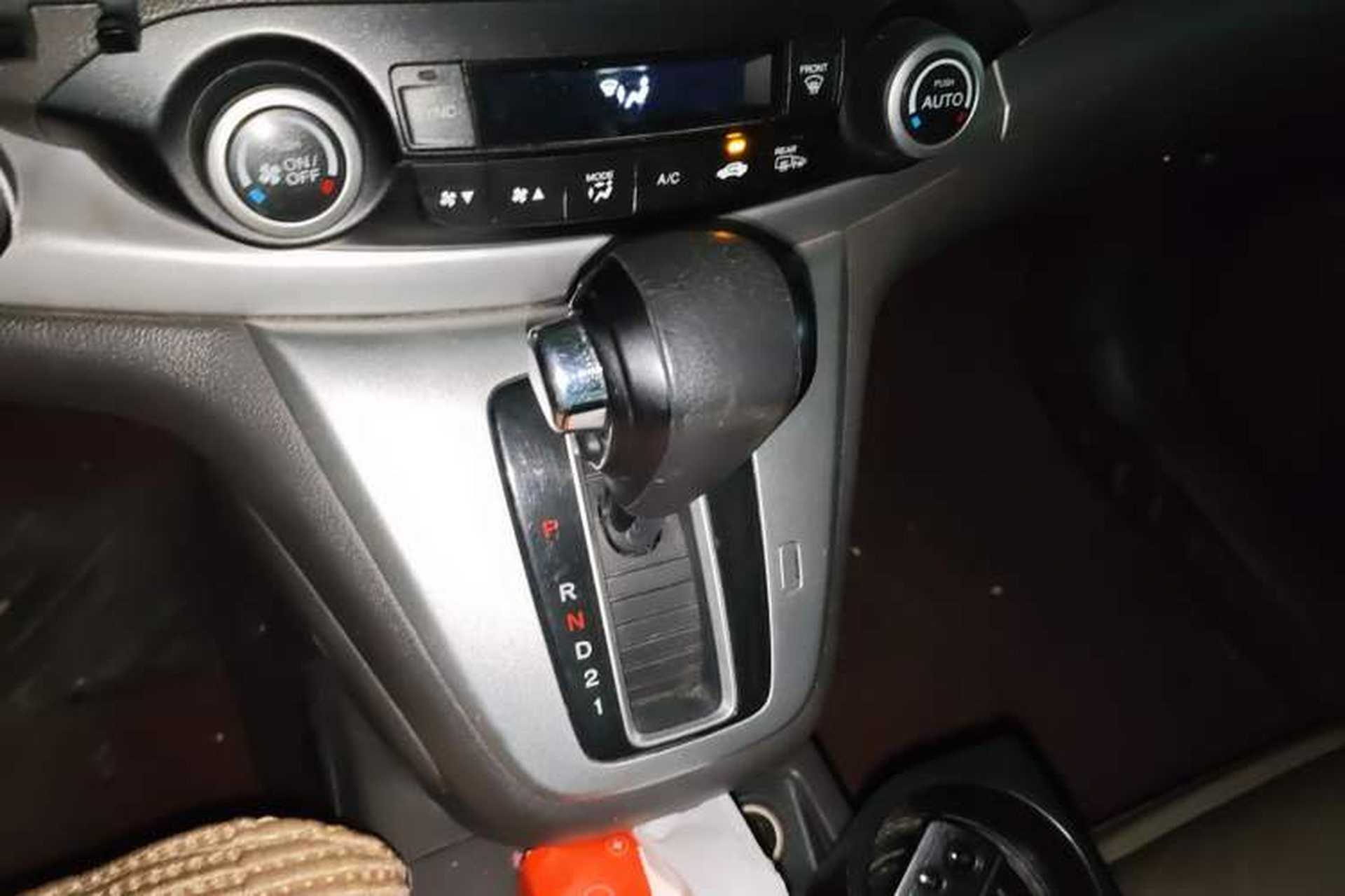Used Honda CR-V 2012 2.4L four-wheel drive luxury version Gear Lever