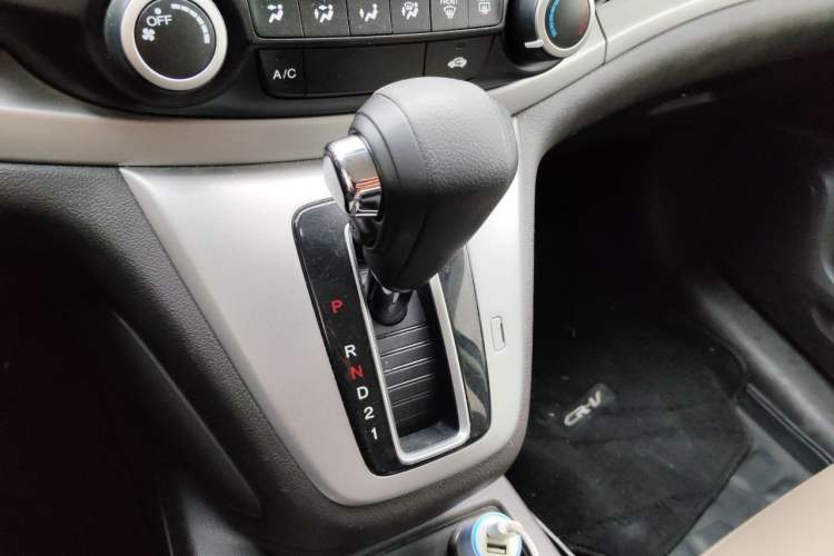 Used Honda CR-V 2012 2.0L two-wheel drive urban version Gear Lever