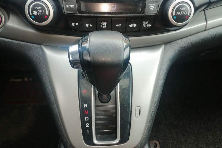 Used Honda CR-V 2012 2.4L four-wheel drive luxury version Gear Lever