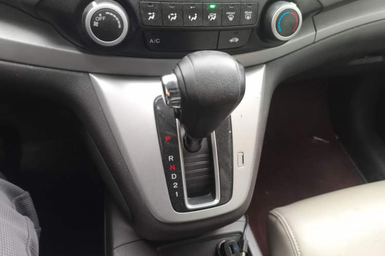 Used Honda CR-V 2012 2.0L two-wheel drive urban version Gear Lever