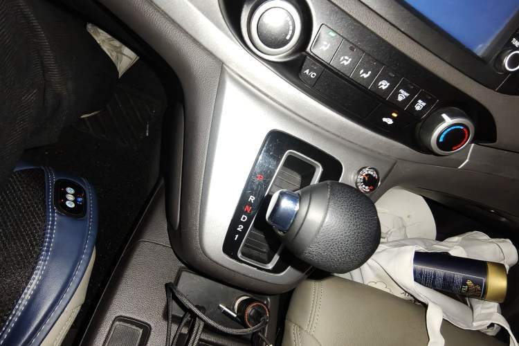 Used Honda CR-V 2012 2.0L two-wheel drive urban version Gear Lever