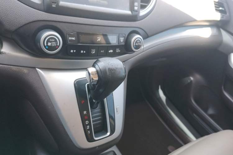 Used Honda CR-V 2012 2.4L four-wheel drive luxury version Gear Lever