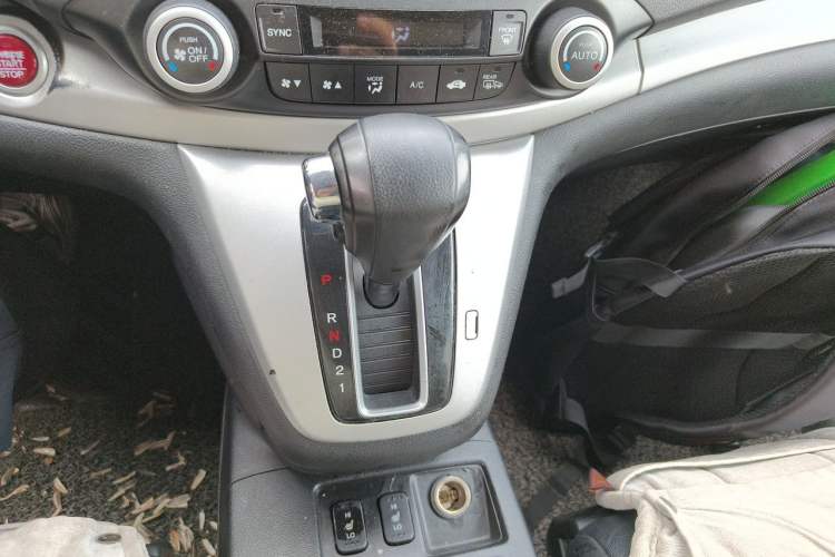 Used Honda CR-V 2012 2.4L four-wheel drive luxury version Gear Lever