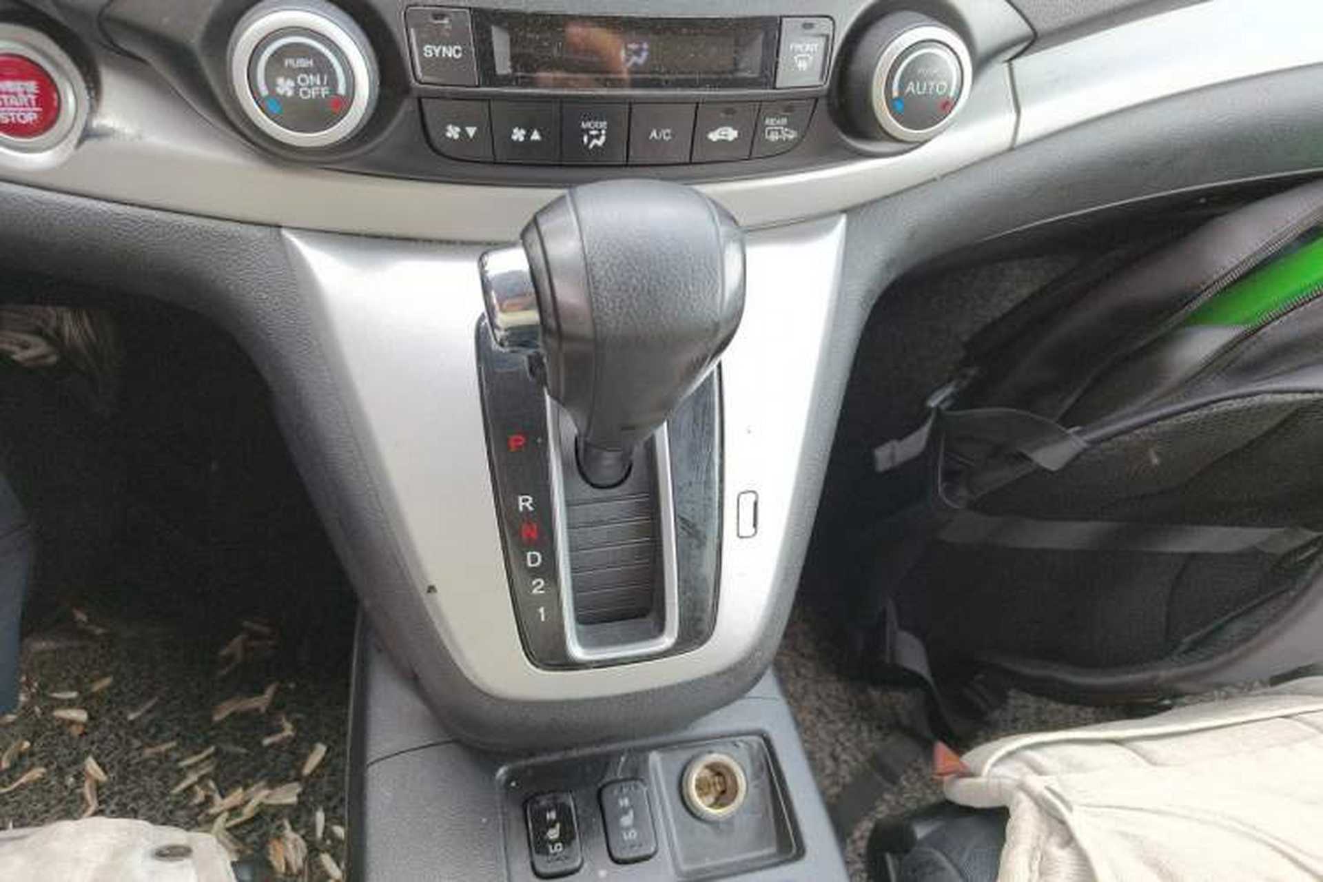 Used Honda CR-V 2012 2.4L four-wheel drive luxury version Gear Lever