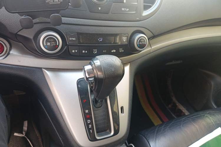 Used Honda CR-V 2012 2.4L four-wheel drive luxury version Gear Lever