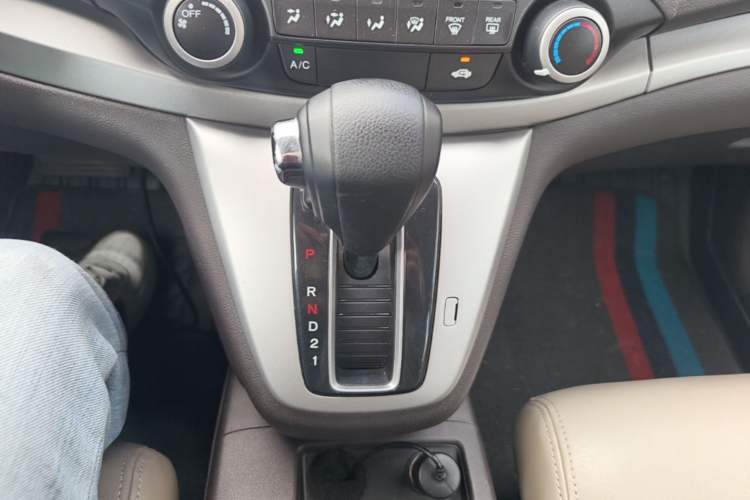 Used Honda CR-V 2012 2.0L two-wheel drive urban version Gear Lever