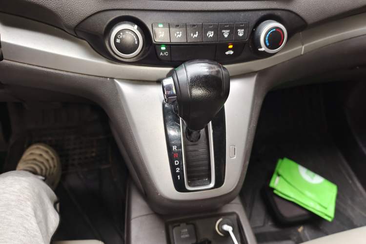 Used Honda CR-V 2012 2.0L two-wheel drive urban version Gear Lever