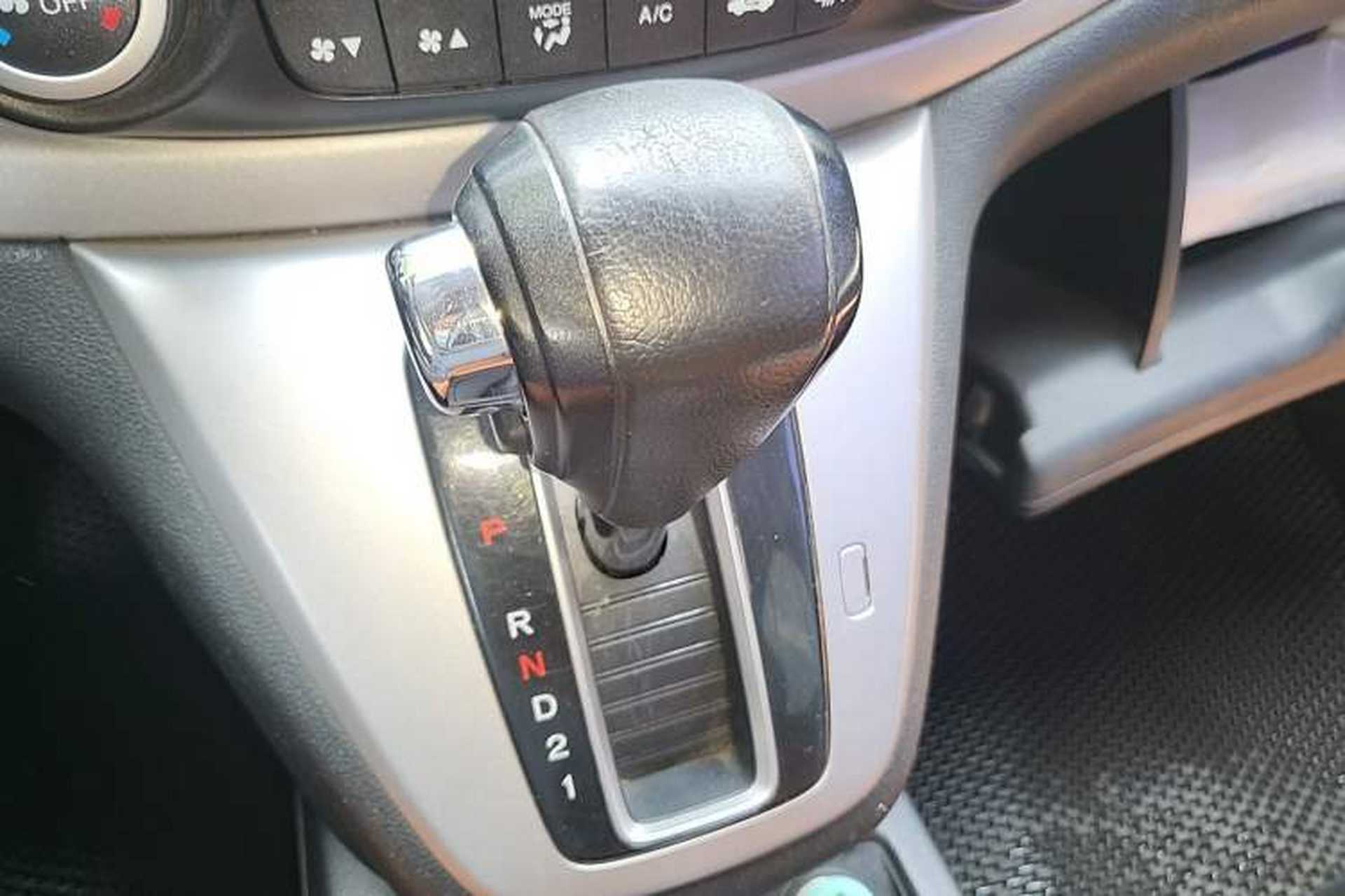 Used Honda CR-V 2012 2.4L four-wheel drive luxury version Gear Lever