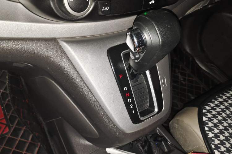 Used Honda CR-V 2012 2.0L two-wheel drive urban version Gear Lever