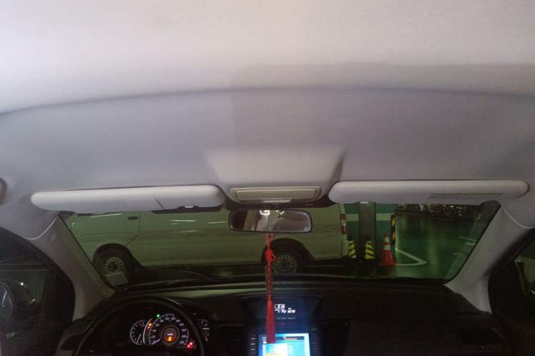 Used Honda CR-V 2012 2.0L two-wheel drive urban version Headliner