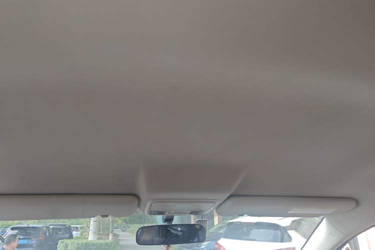 Used Honda CR-V 2012 2.0L two-wheel drive urban version Headliner