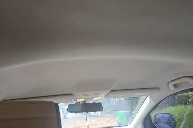 Used Honda CR-V 2012 2.0L two-wheel drive urban version Headliner