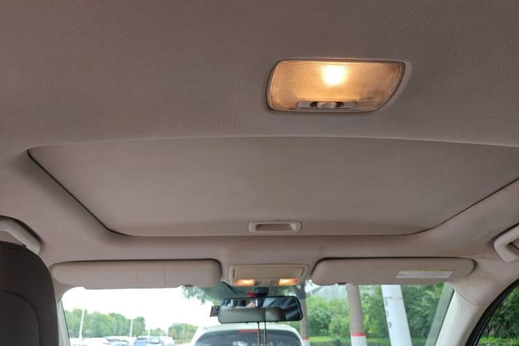 Used Honda CR-V 2012 2.4L four-wheel drive luxury version Headliner