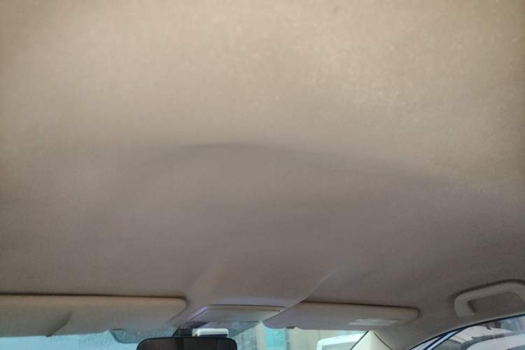 Used Honda CR-V 2012 2.0L two-wheel drive urban version Headliner