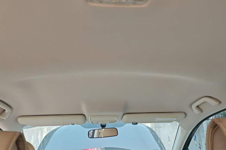 Used Honda CR-V 2012 2.0L two-wheel drive urban version Headliner
