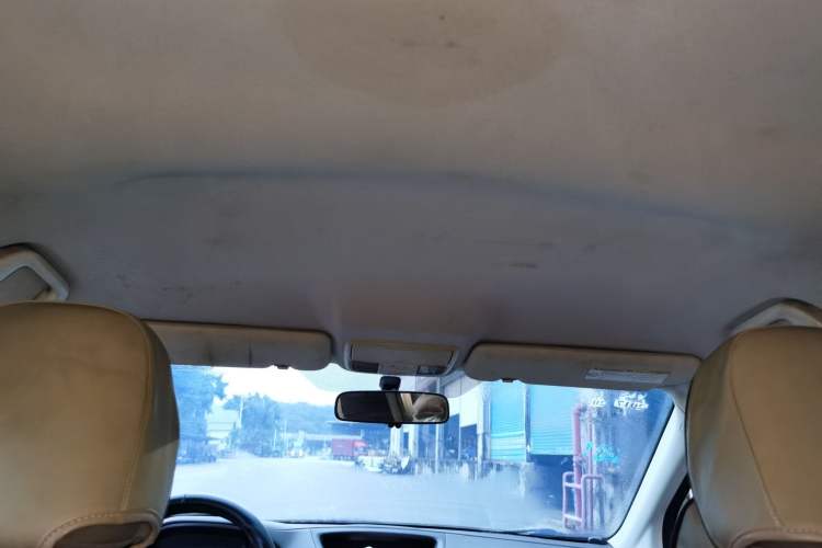 Used Honda CR-V 2012 2.0L two-wheel drive urban version Headliner