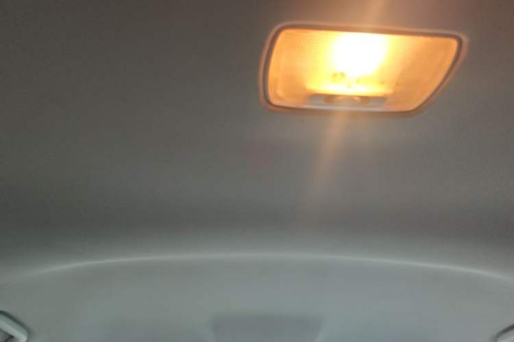 Used Honda CR-V 2012 2.0L two-wheel drive urban version Headliner