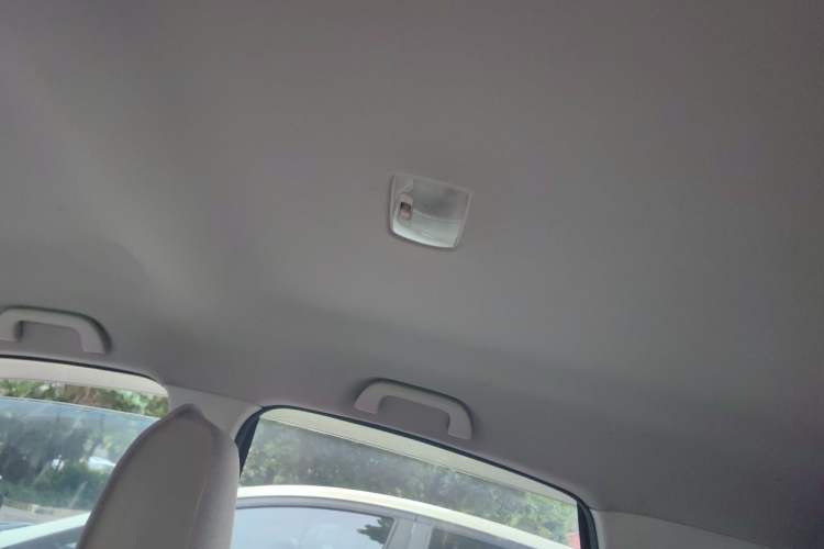 Used Honda CR-V 2012 2.0L two-wheel drive urban version Headliner