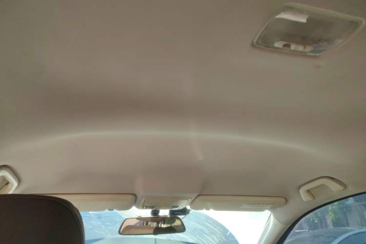 Used Honda CR-V 2012 2.0L two-wheel drive urban version Headliner