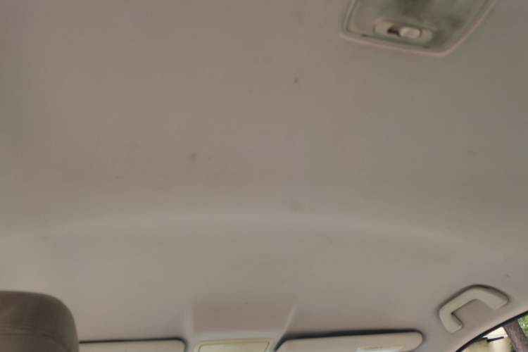 Used Honda CR-V 2012 2.0L two-wheel drive urban version Headliner