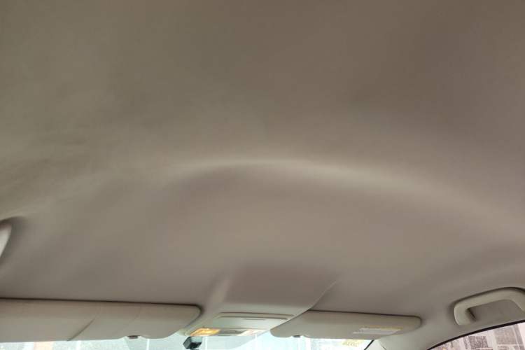 Used Honda CR-V 2012 2.0L two-wheel drive urban version Headliner
