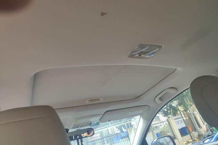 Used Honda CR-V 2012 2.4L four-wheel drive luxury version Headliner