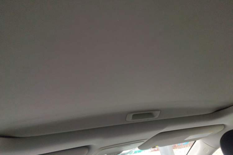 Used Honda CR-V 2012 2.4L four-wheel drive luxury version Headliner