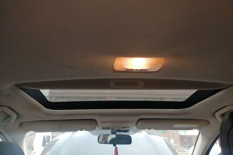 Used Honda CR-V 2012 2.4L four-wheel drive luxury version Headliner