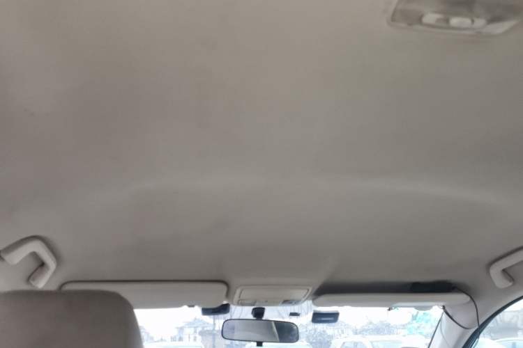 Used Honda CR-V 2012 2.0L two-wheel drive urban version Headliner